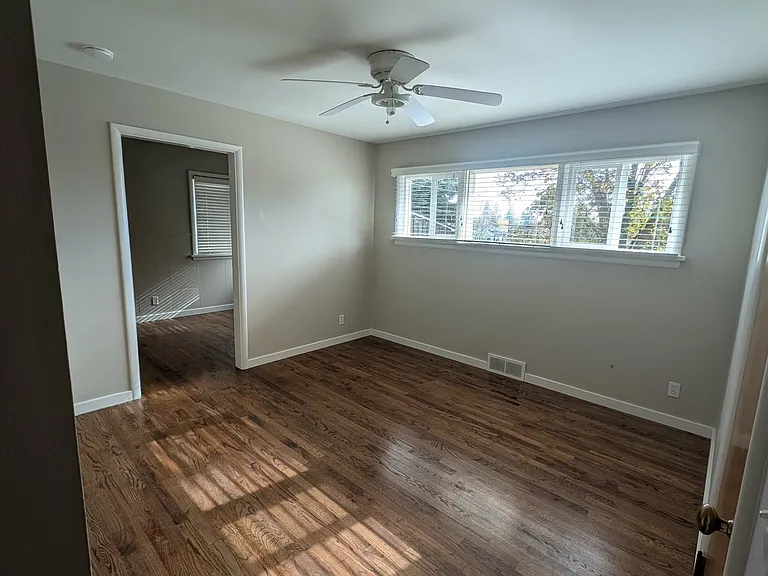 2907 W Princeton Ave — Photo 11