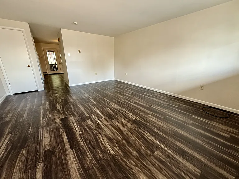230 W Madison St #3 — Photo 4