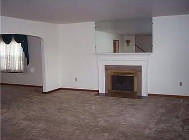 2nd image of 1 N 5th St