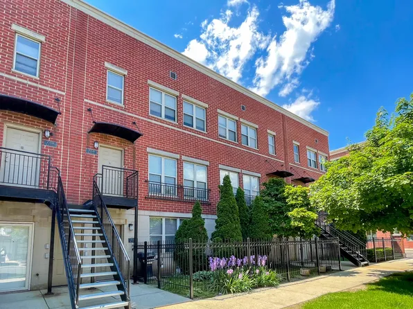 757 W Evergreen Ave #A, Chicago, IL 60610