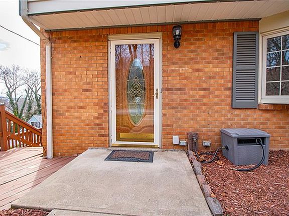2nd image of 221 Greenfield Ave