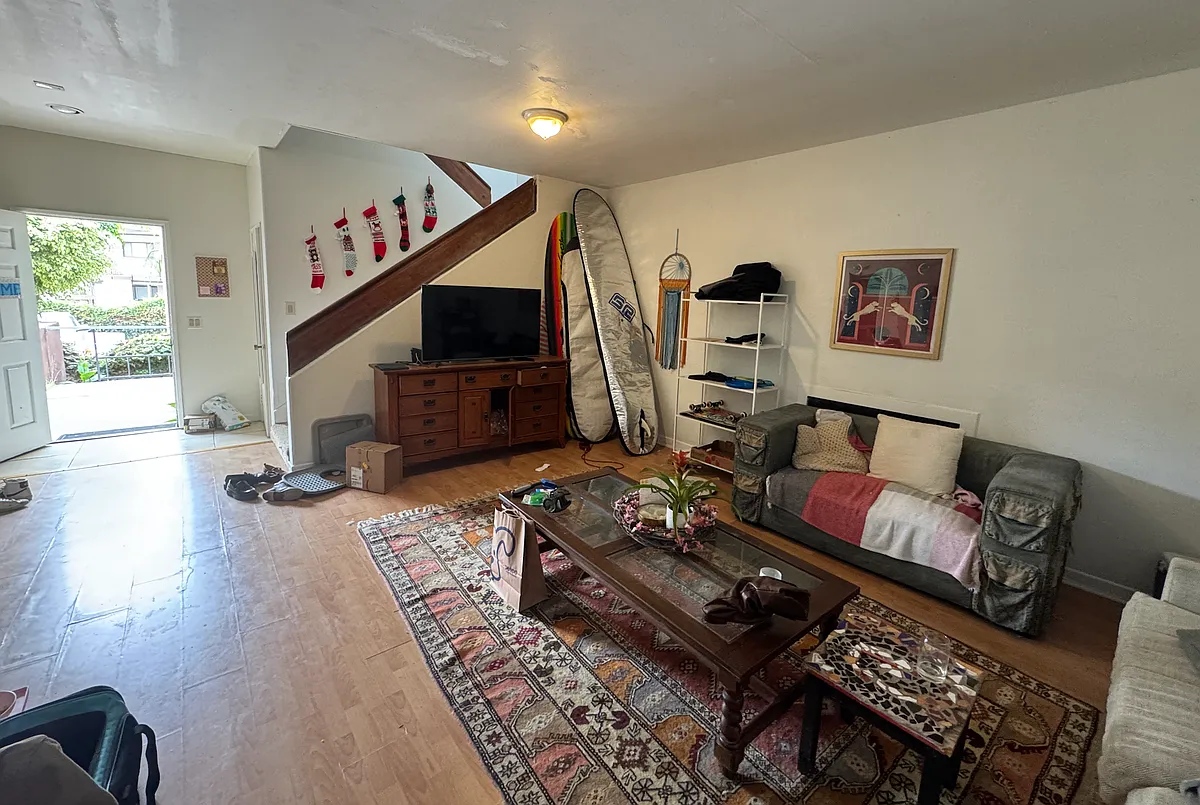 Building Photo - 4930 W Point Loma Blvd #F