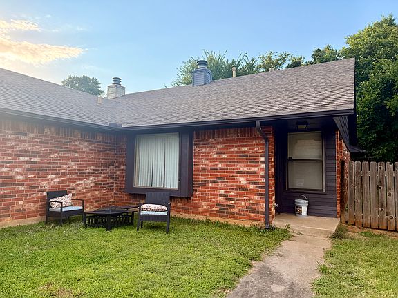 2nd image of 8919 Oak Valley Dr #8919
