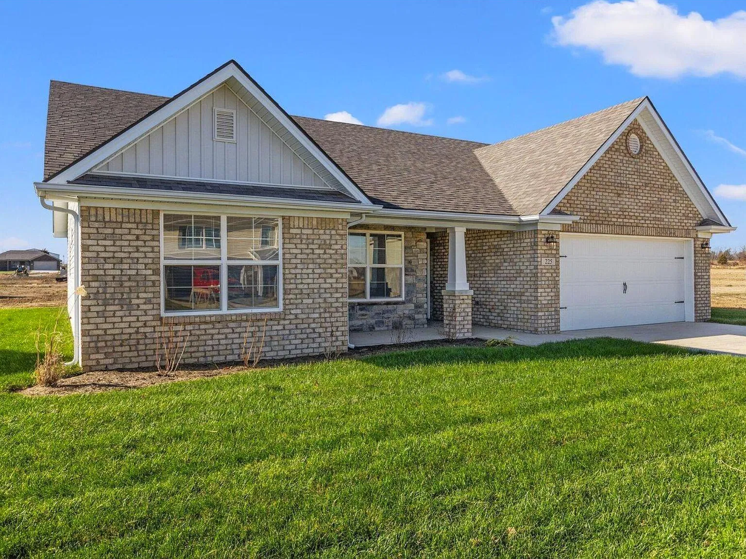 3 bed, 2.0 bath, 1625 sqft, $2,100 — Photo 1
