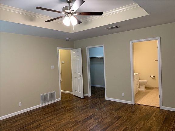 4th image of 305 Presidio Dr