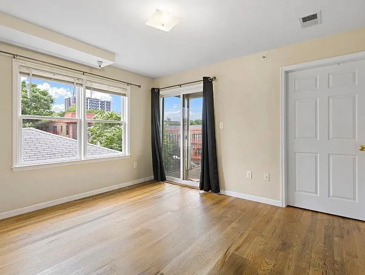 3 bed, 2.0 bath, $2,900 — Photo 3