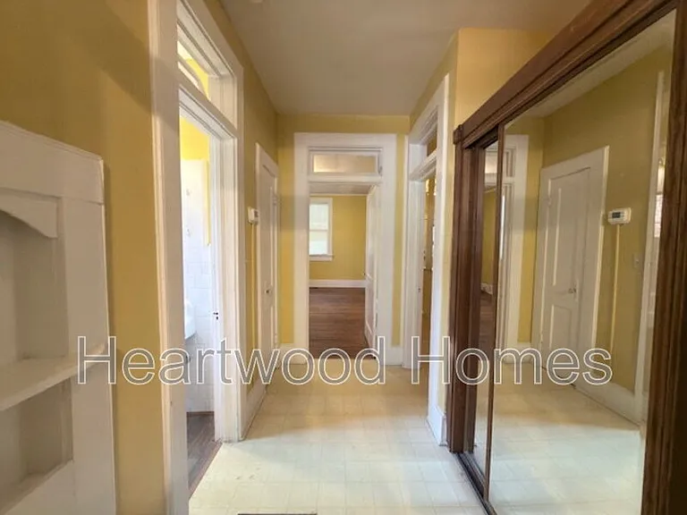 1408 Victoria St — Photo 12