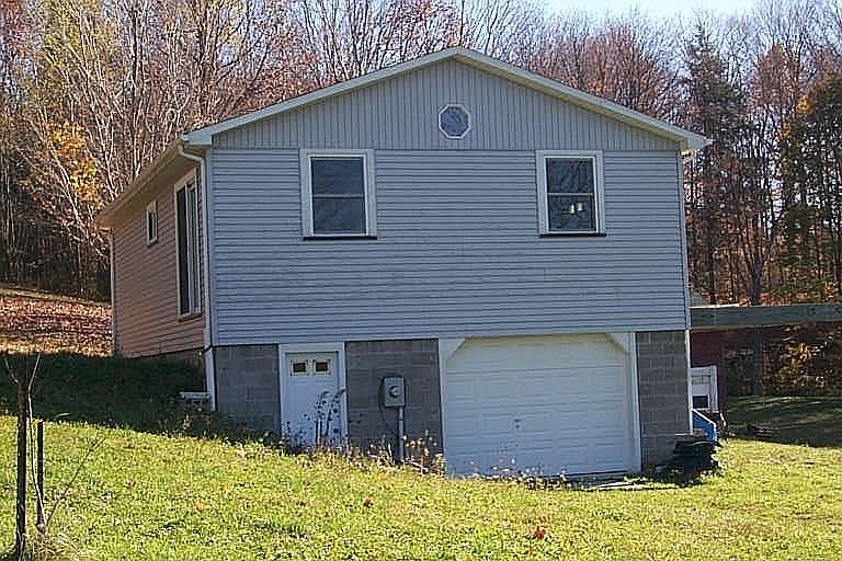 2nd image of 10913 Pont Rd