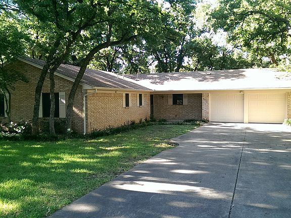 2nd image of 3316 Lynnwood Dr