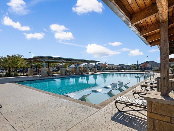 5th image of 518 Windy Reed Rd