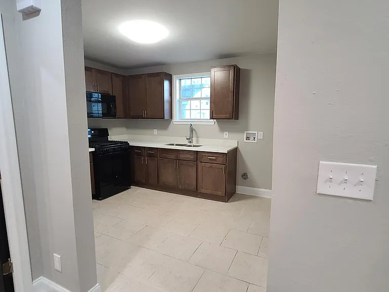 1241 S 18th St — Photo 7