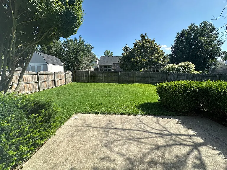 516 Millpond Rd — Photo 30