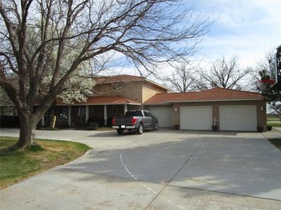 1905 Grandview Dr E, Garden City, KS, 67846