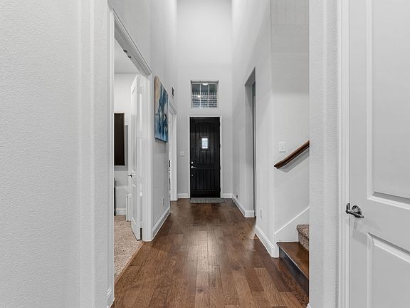 4th image of 1133 Huckleberry St