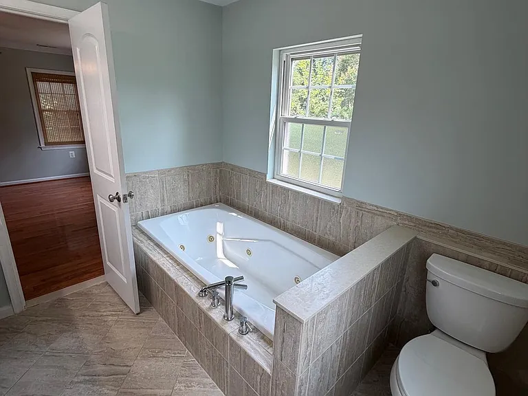 30000 Holmes Rd — Photo 16