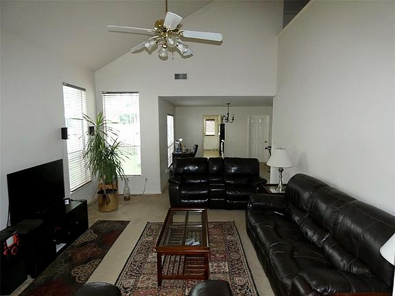 3rd image of 834 Regional Park Dr