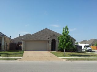 300 Hummingbird Ln, Leander, TX 78641