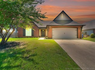 2913 W Oakland St, Broken Arrow, OK 74012