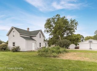 245 NW 2nd St, Earlham, IA 50072