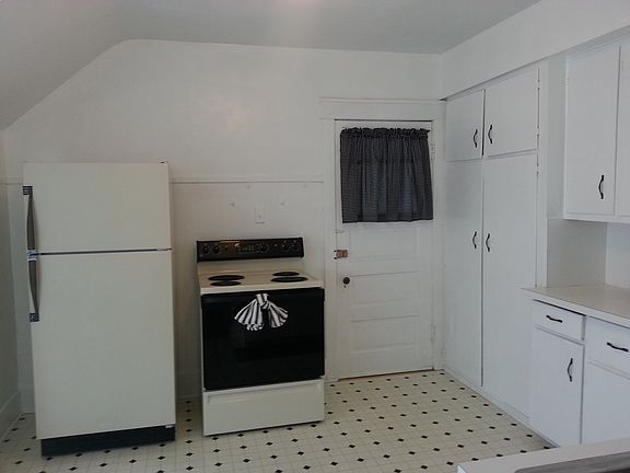5th image of 1214 Howard St