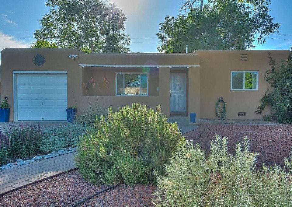 1st image of 228 Laguayra Dr NE