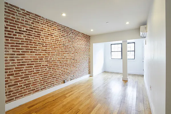 Rented by Venn NY Inc | media 11