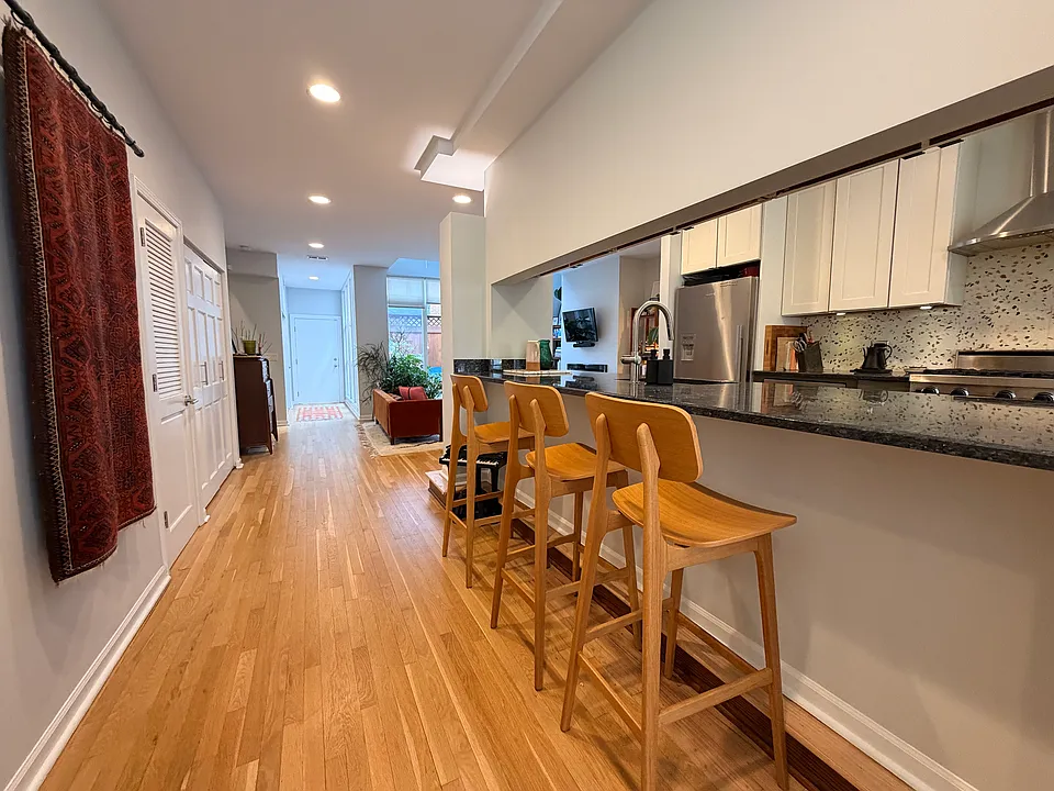 Kitchen bar