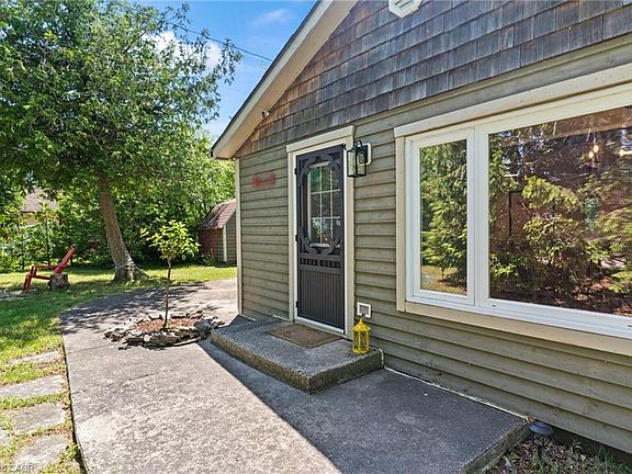 3rd image of 282 Widgeon Cove Rd