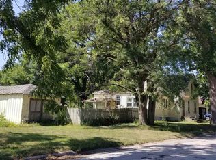 708 6th St, Whittemore, IA 50598