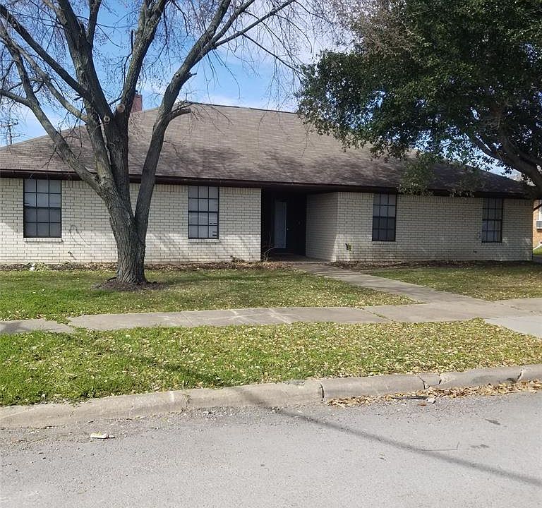 1st image of 2305 Meadow Ln #2