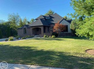 11859 Liberty Woods, Update, MI 48094