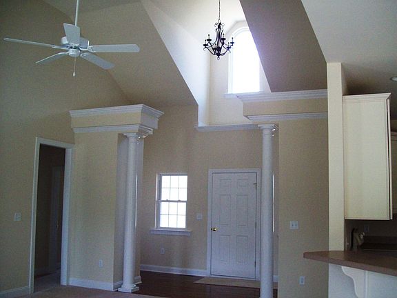 5th image of 919 E Mill Creek Way