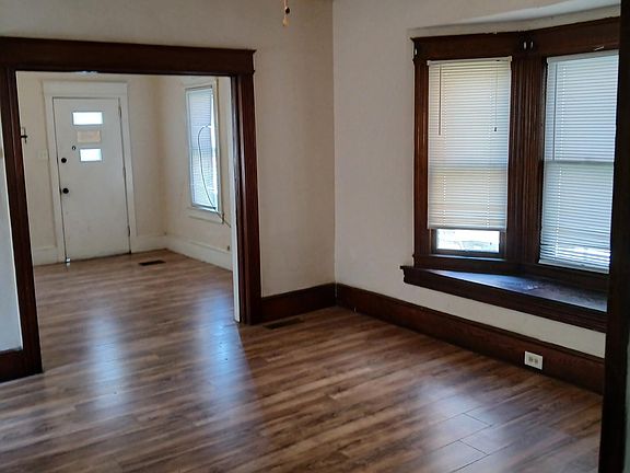 3rd image of 710 Mercer Ave