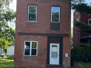 226 N Main St, Red Bud, IL 62278