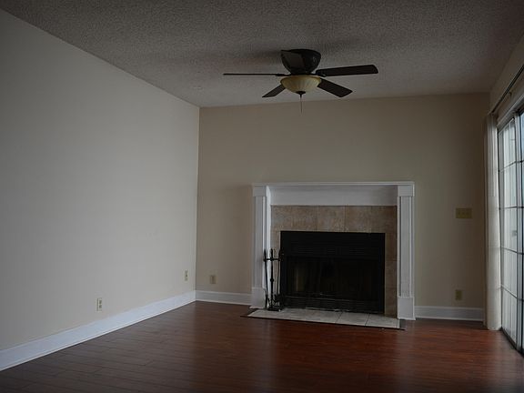 3rd image of 2300 Twelve Oaks Dr APT K2