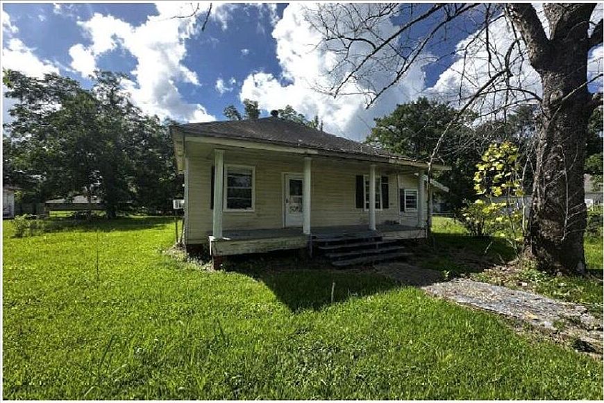 1st image of 416 Live Oak St