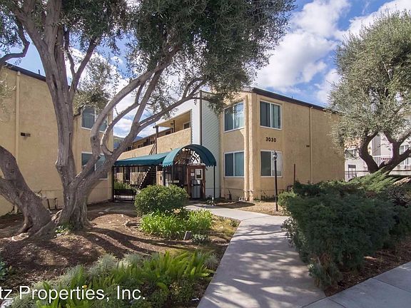 3rd image of 3030 Montrose Ave APT 116
