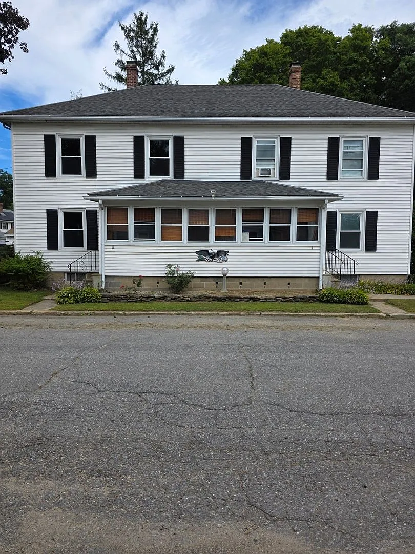 Charming 3BR Duplex in South Barre — Photo 1