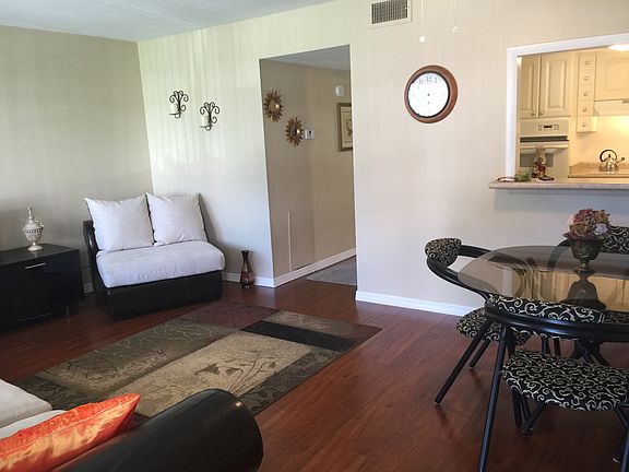 4th image of 2458 Columbia Dr APT 10