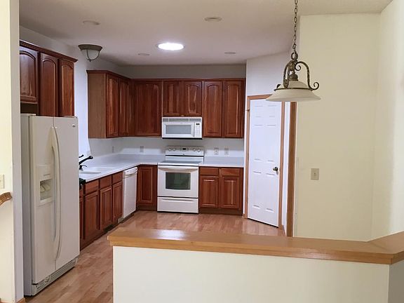 3rd image of 1325 Thye Pkwy