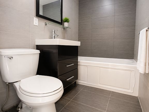 4th image of 921 Broadway #2F