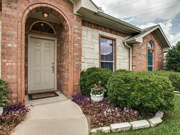 3rd image of 3915 Canton Ct
