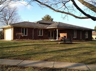 8030 Vineyard Dr, Indianapolis, IN 46260