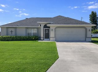 502 NE 19th Ct, Cape Coral, FL 33909