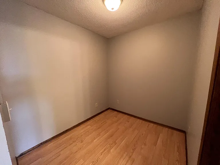 2535 Clinton Ave — Photo 6