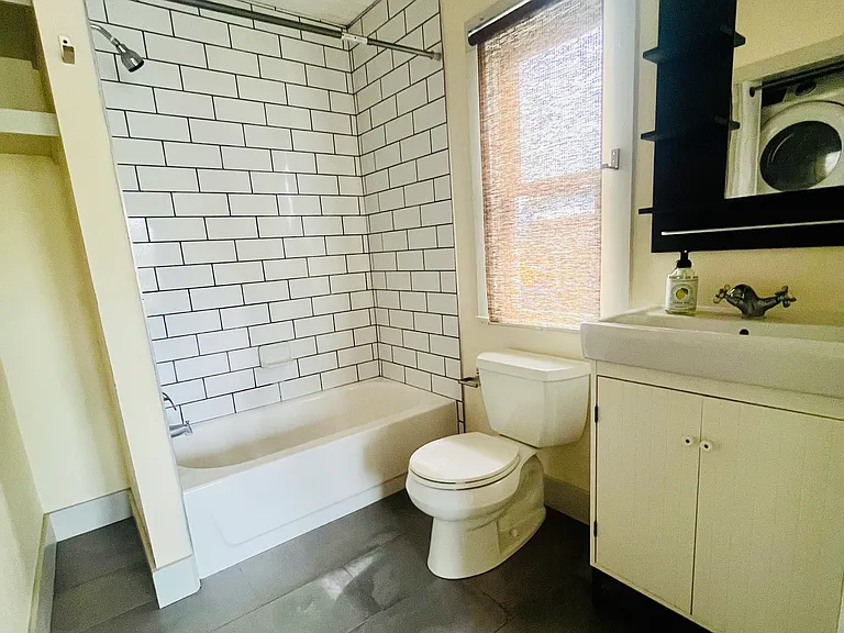 104 W Knollwood St #1A — Photo 10