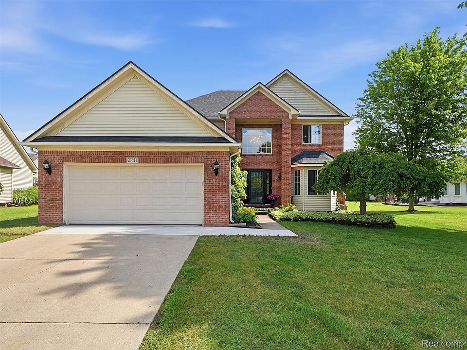 1st image of 23621 Crescent Rdg