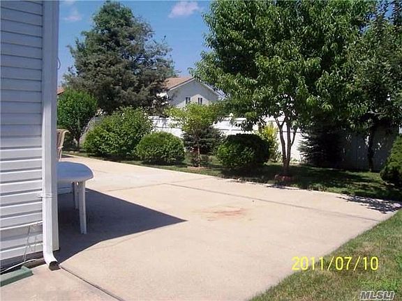 3rd image of 391 Beebe Ct