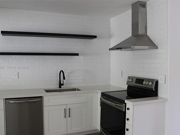 3rd image of 3815 SW 88th Ct
