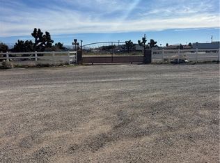 11971 Mission St, Oak Hills, CA 92344